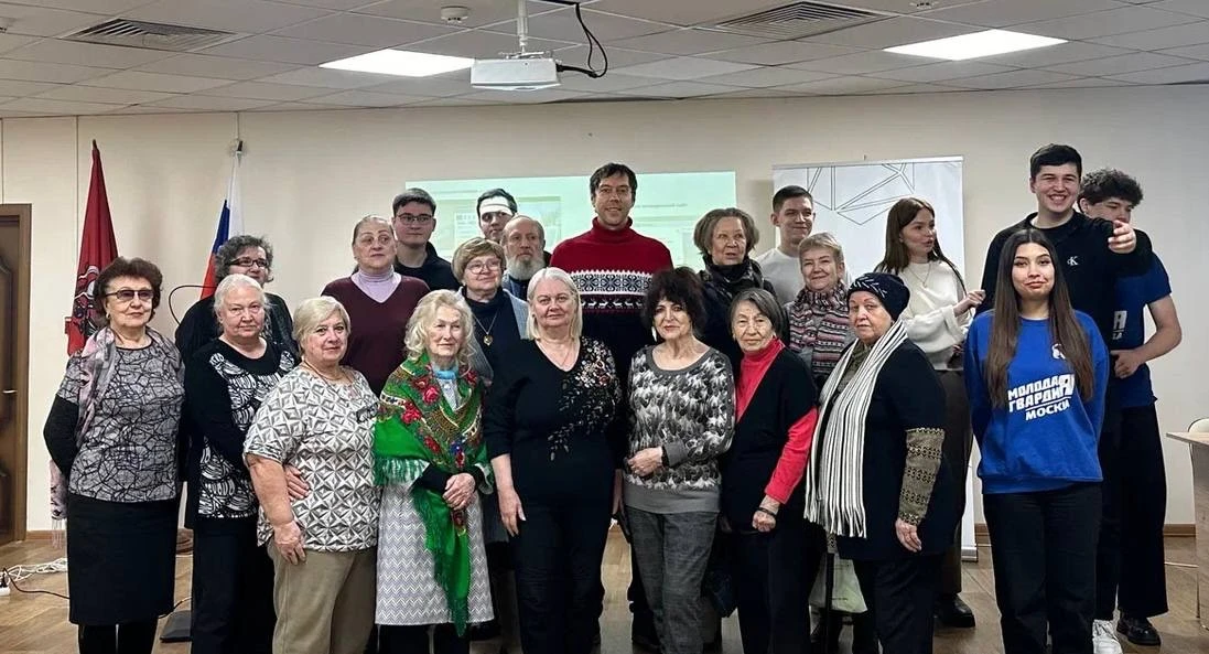 Помогаем старшему поколению узнавать о цифровой безопасности  🗣Для жителей района Савелки Зеленоград