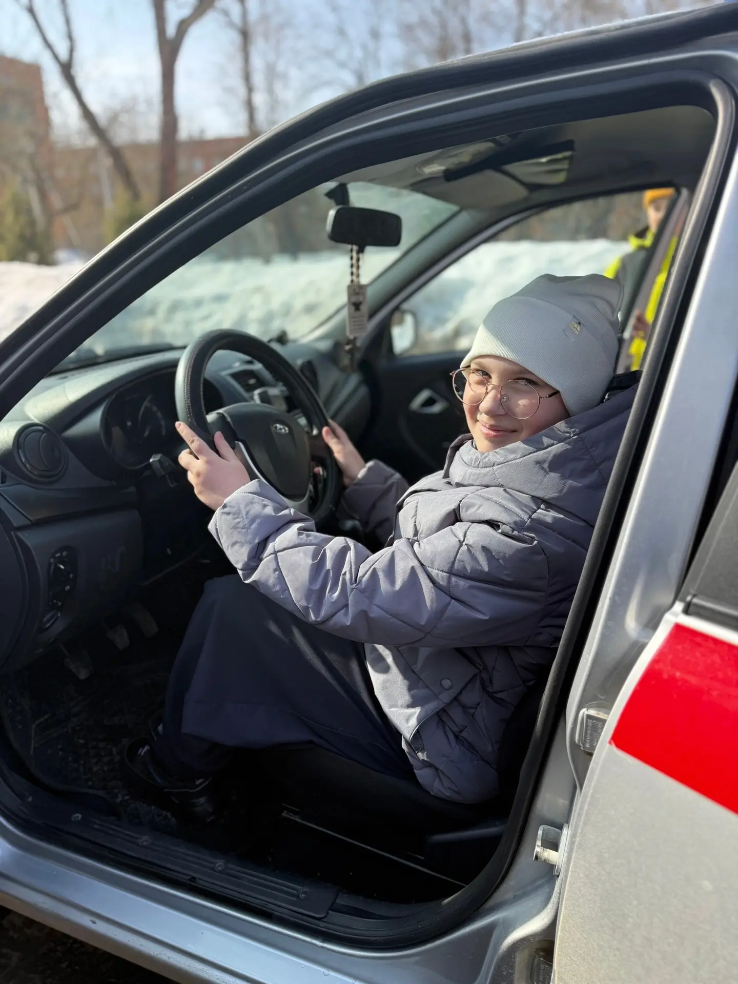 👮‍♂️ Будущее уже здесь: встреча с героями реальной службы!  В нашей школе прошел невероятно крутой у