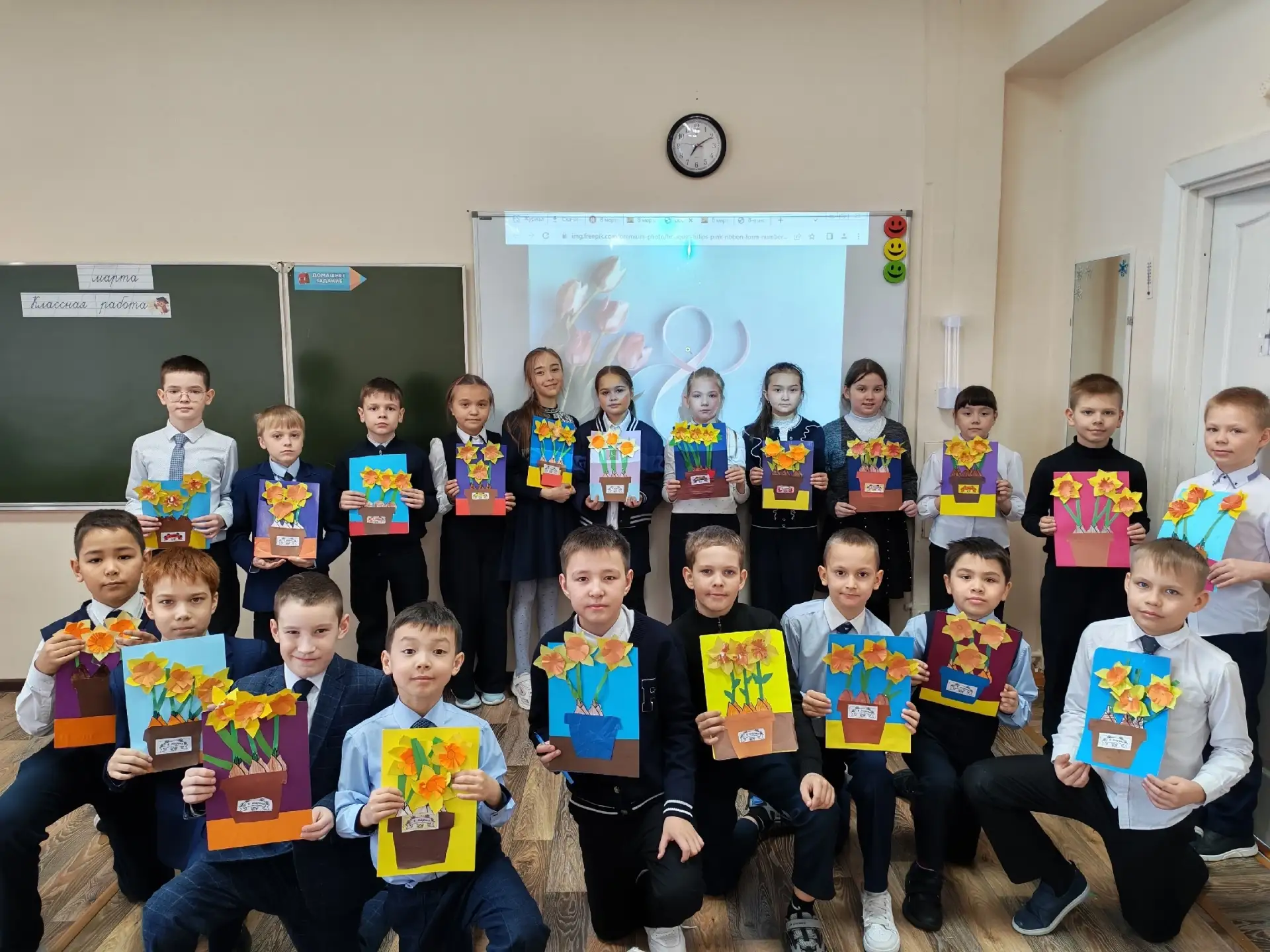 💐 8 марта- Международный женский день.  🇷🇺🌷В современной России Международный женский день остается 