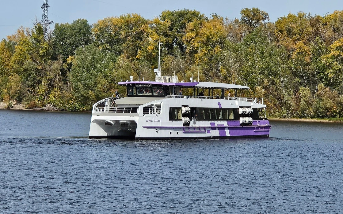 🛳️ Новое судно на воде! Пассажирский катамаран «Сириус Альфа» приступил к ходовым испы...