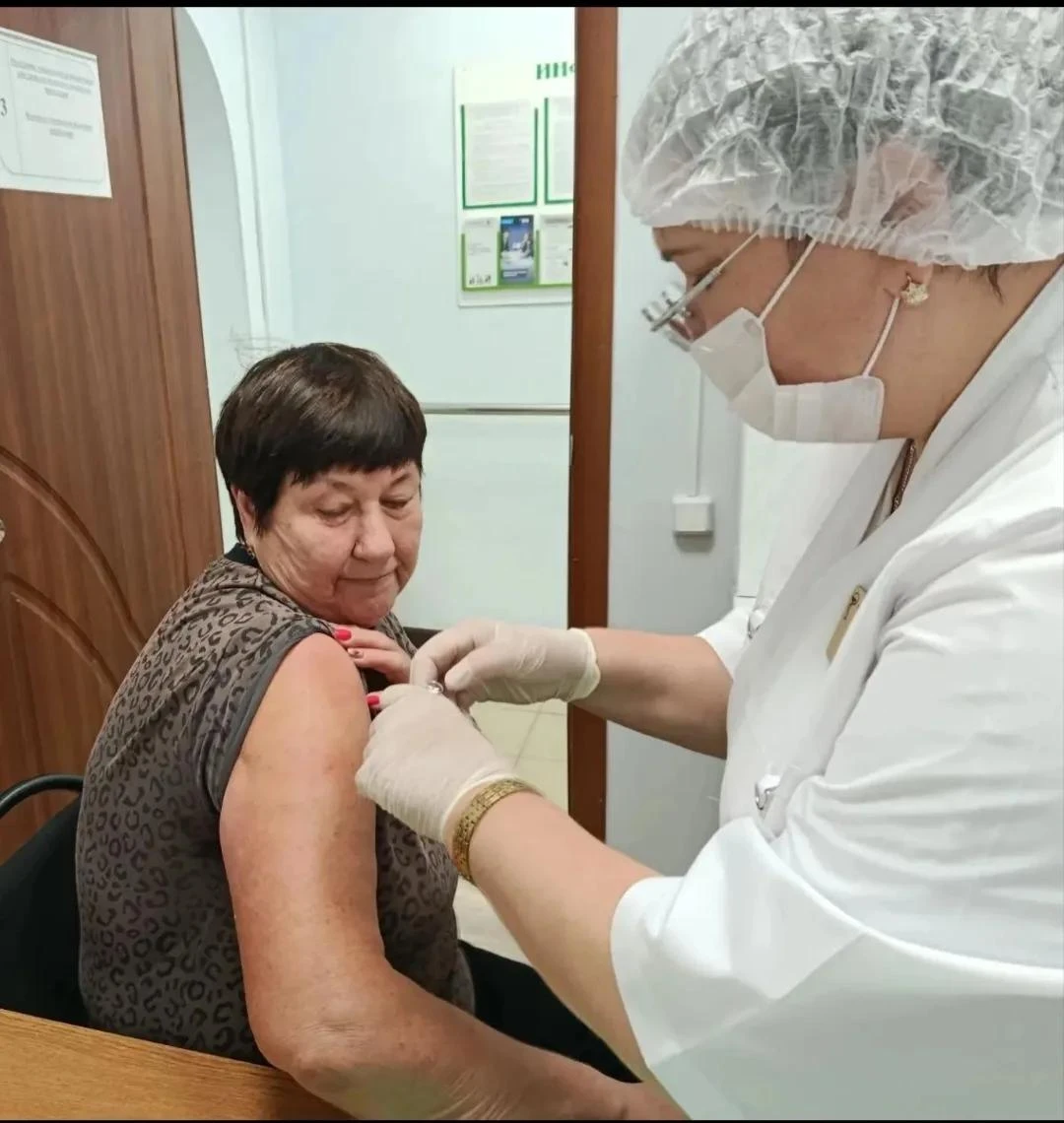 В Богатовском районе продолжается вакцинация против гриппа. В отделении социальной реаб...