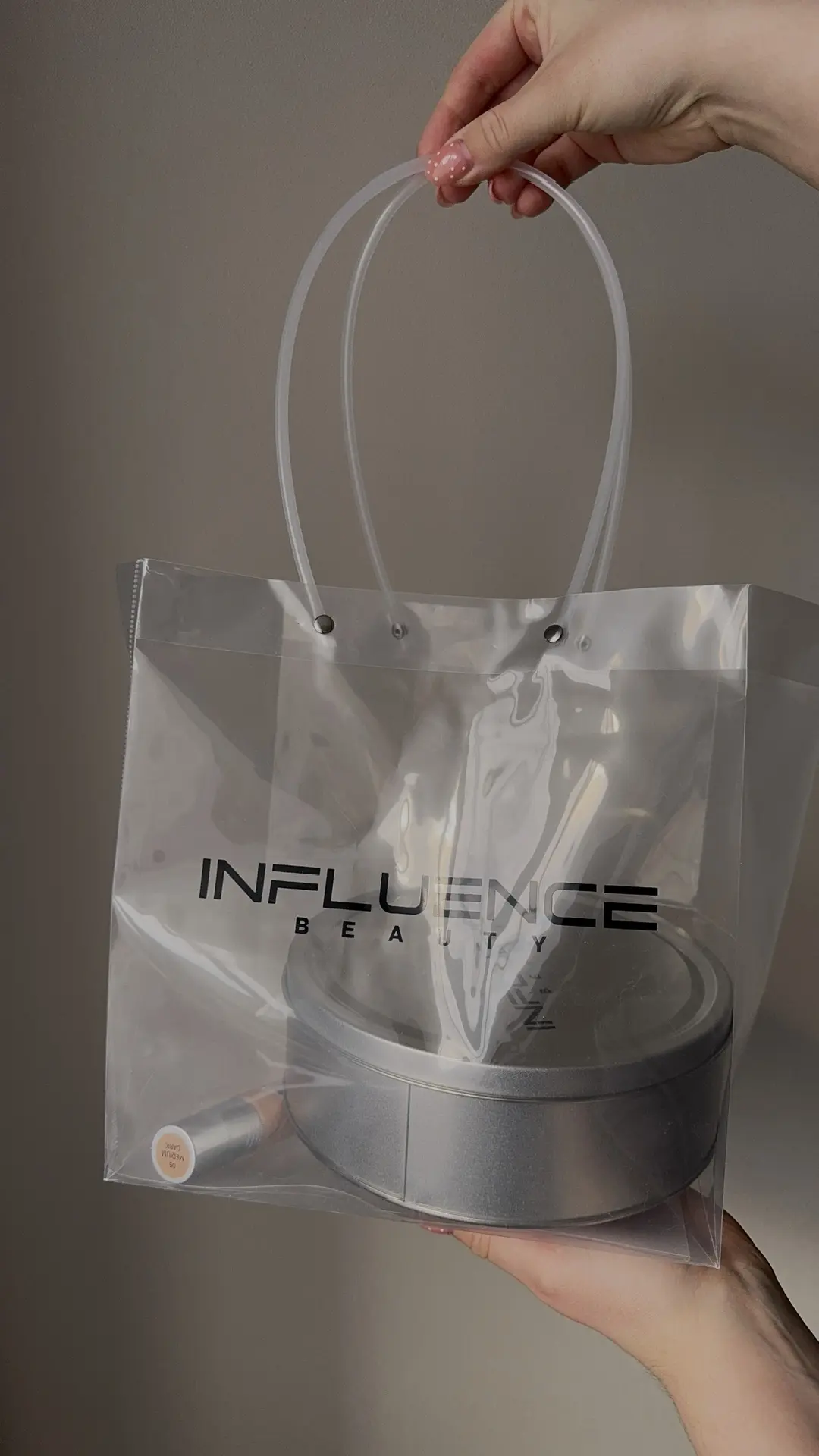 Очень интересная посылочка от любимых influence подъехала с их популярным тоном Hydro (это увлажняющ