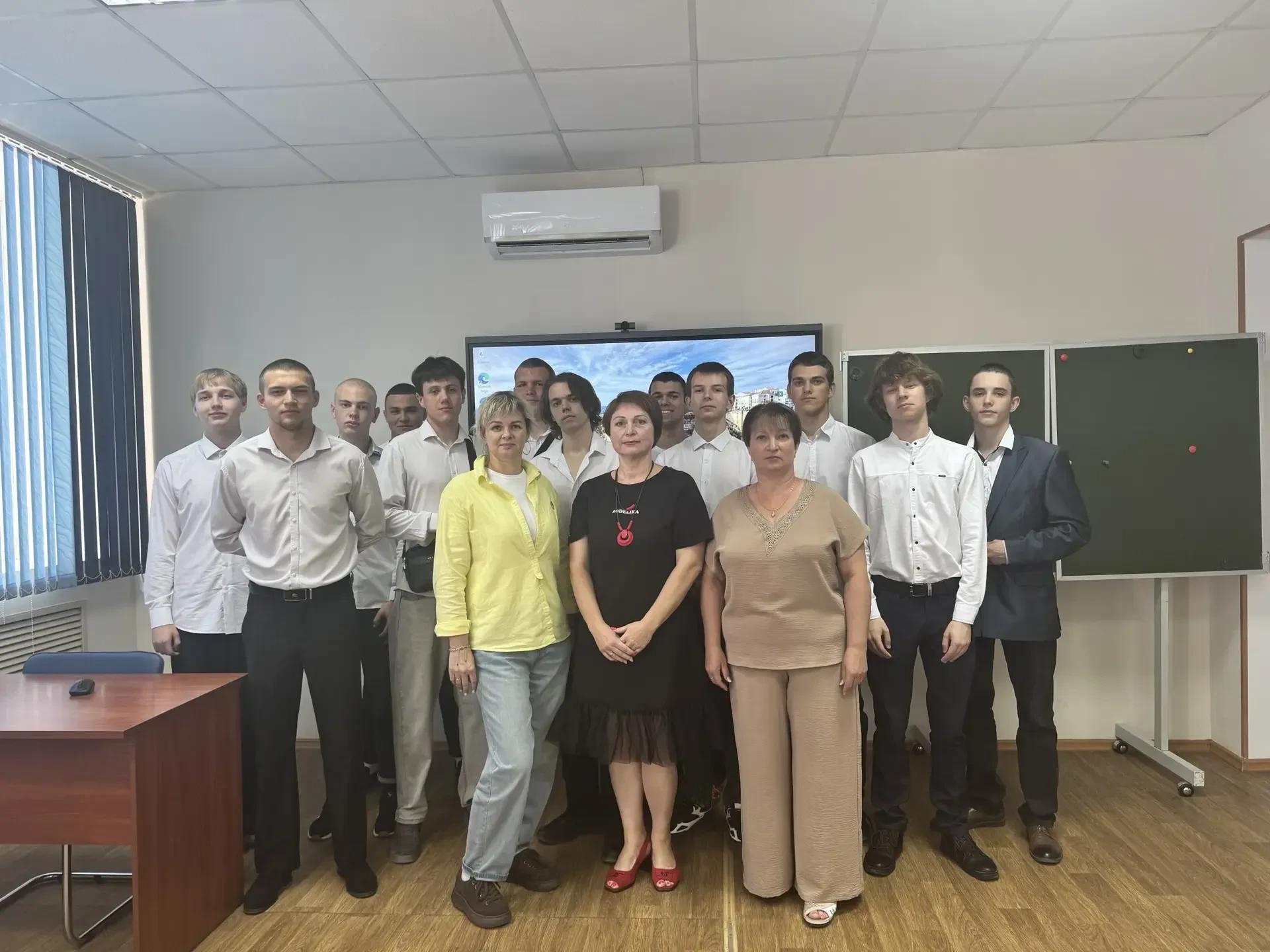 🚀 Готово! Государственная итоговая аттестация успешно завершена группой 11‑23!
Вы — молодцы! 👏 Спа
