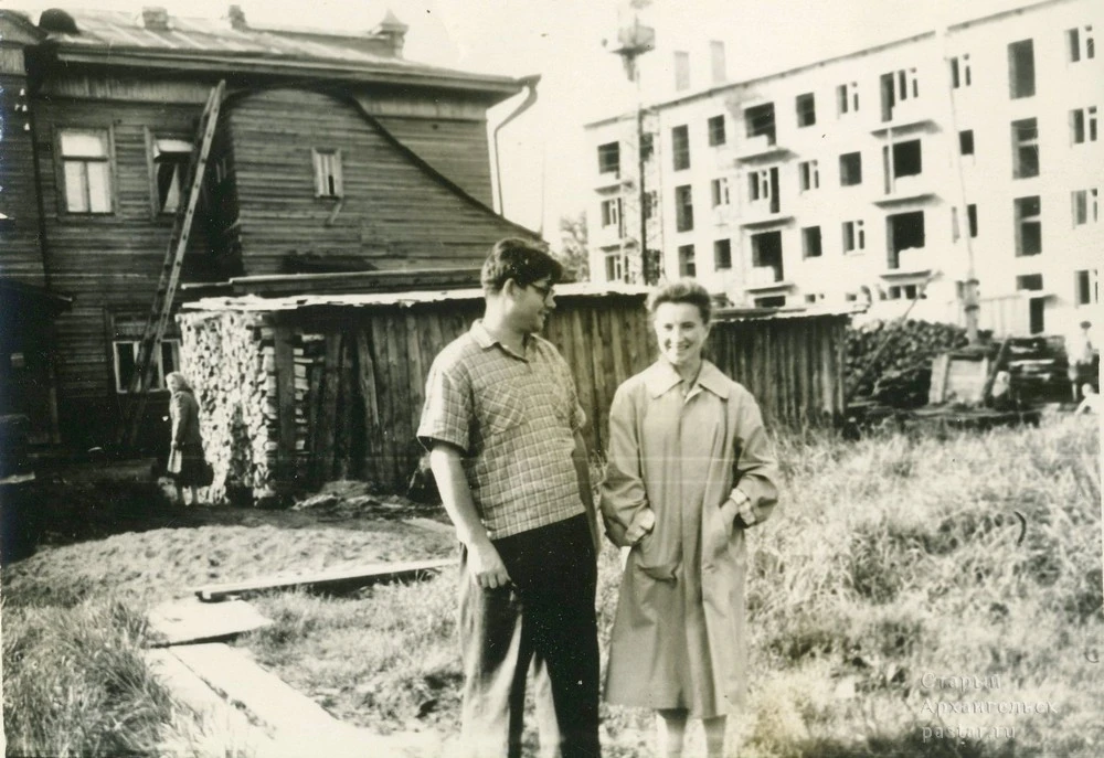 Во дворе на пр. Ломоносова. Начало 1960-х годов