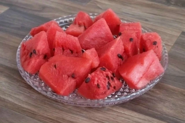 ⚠ Как проверить арбуз на нитраты в домашних условиях