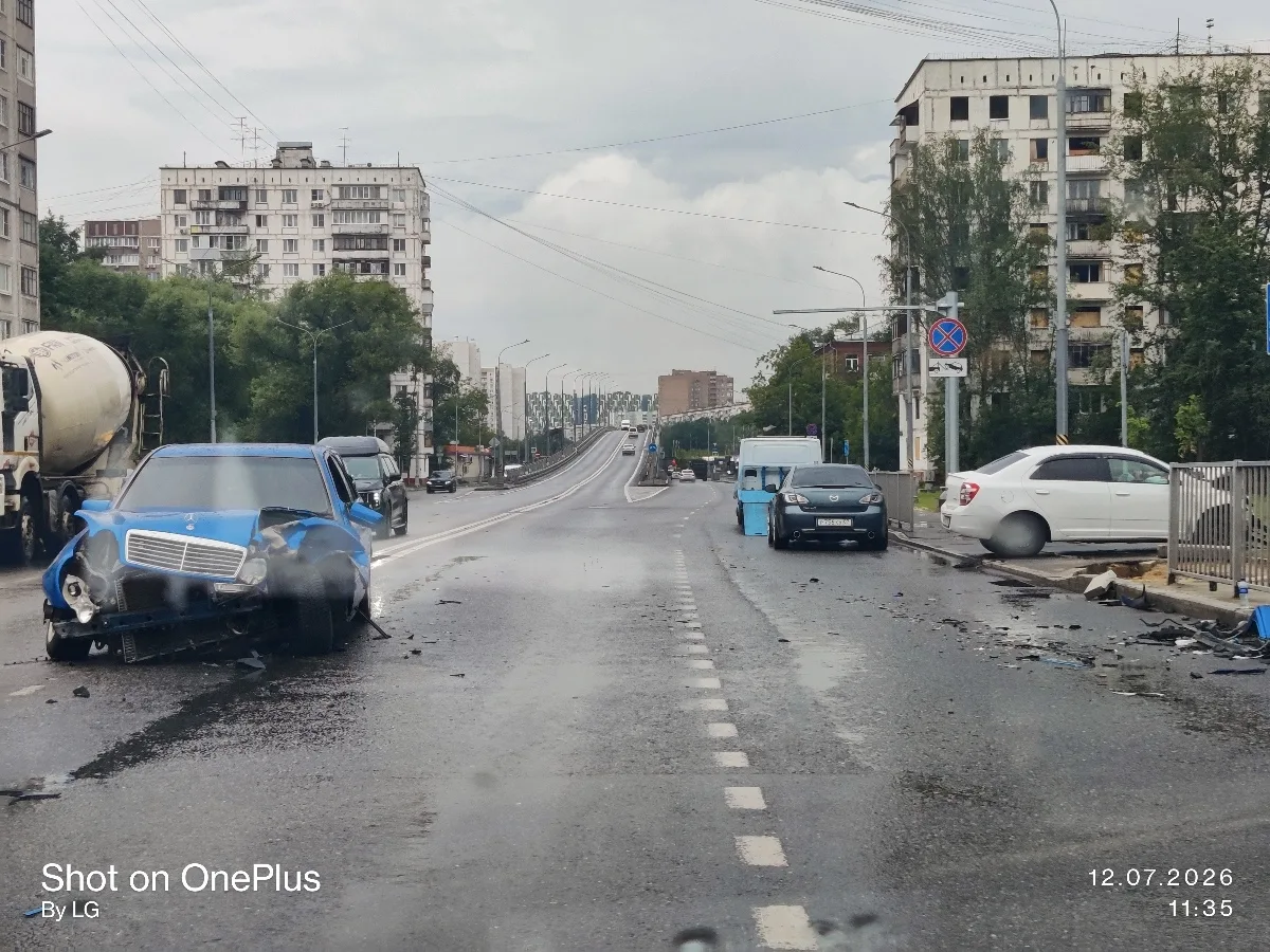 ДТП, Ул.Бегичева и ул.Инженерная, 3 автомобиля.