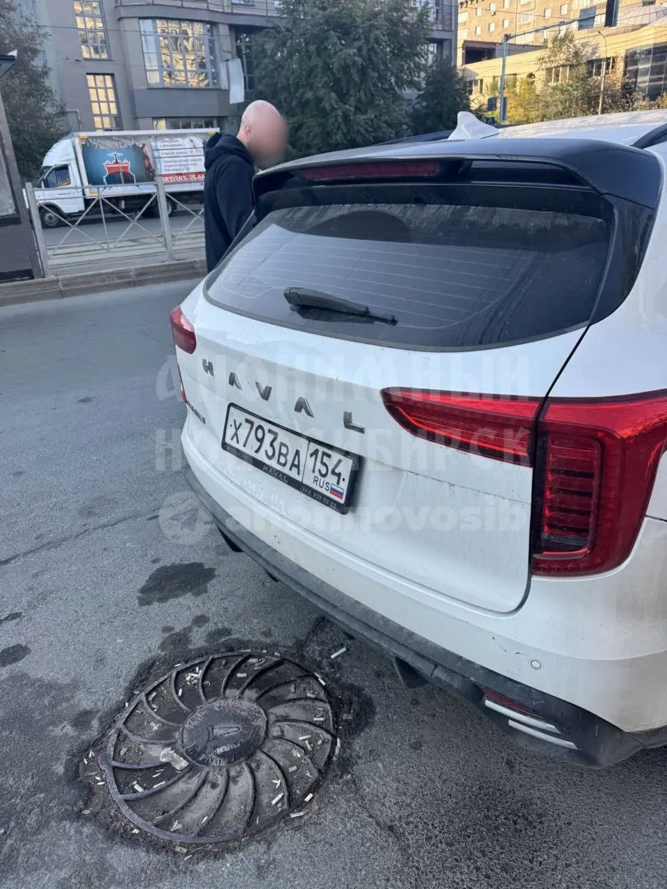 ‼️ Водитель такси вышвырнул на проезжую часть пассажира в центре Новосибирска 3 октября