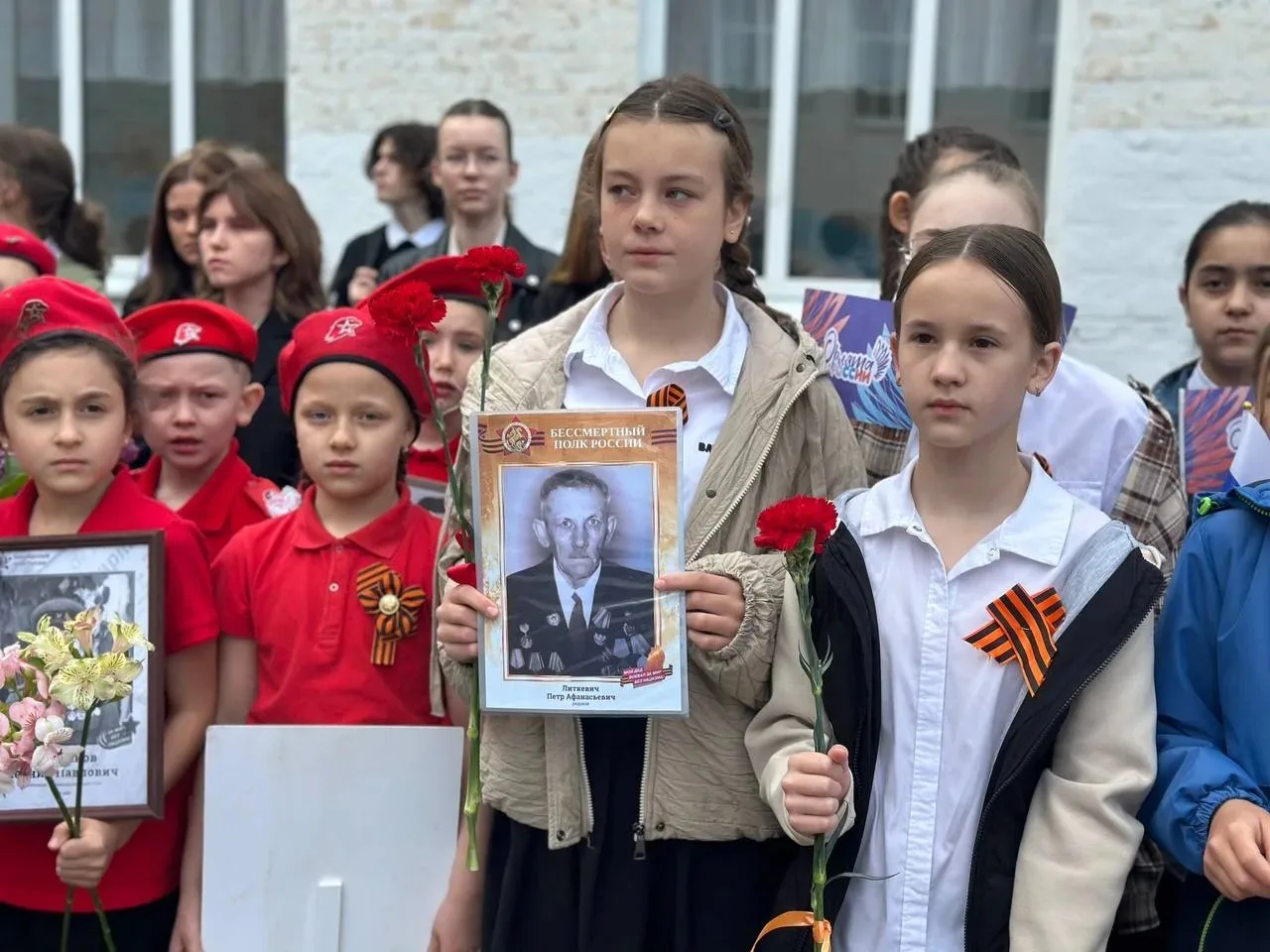 ПАМЯТЬ ПОКОЛЕНИЙ   ✏️Сегодня в нашей школе прошла торжественная линейка «Память поколений», посвящен