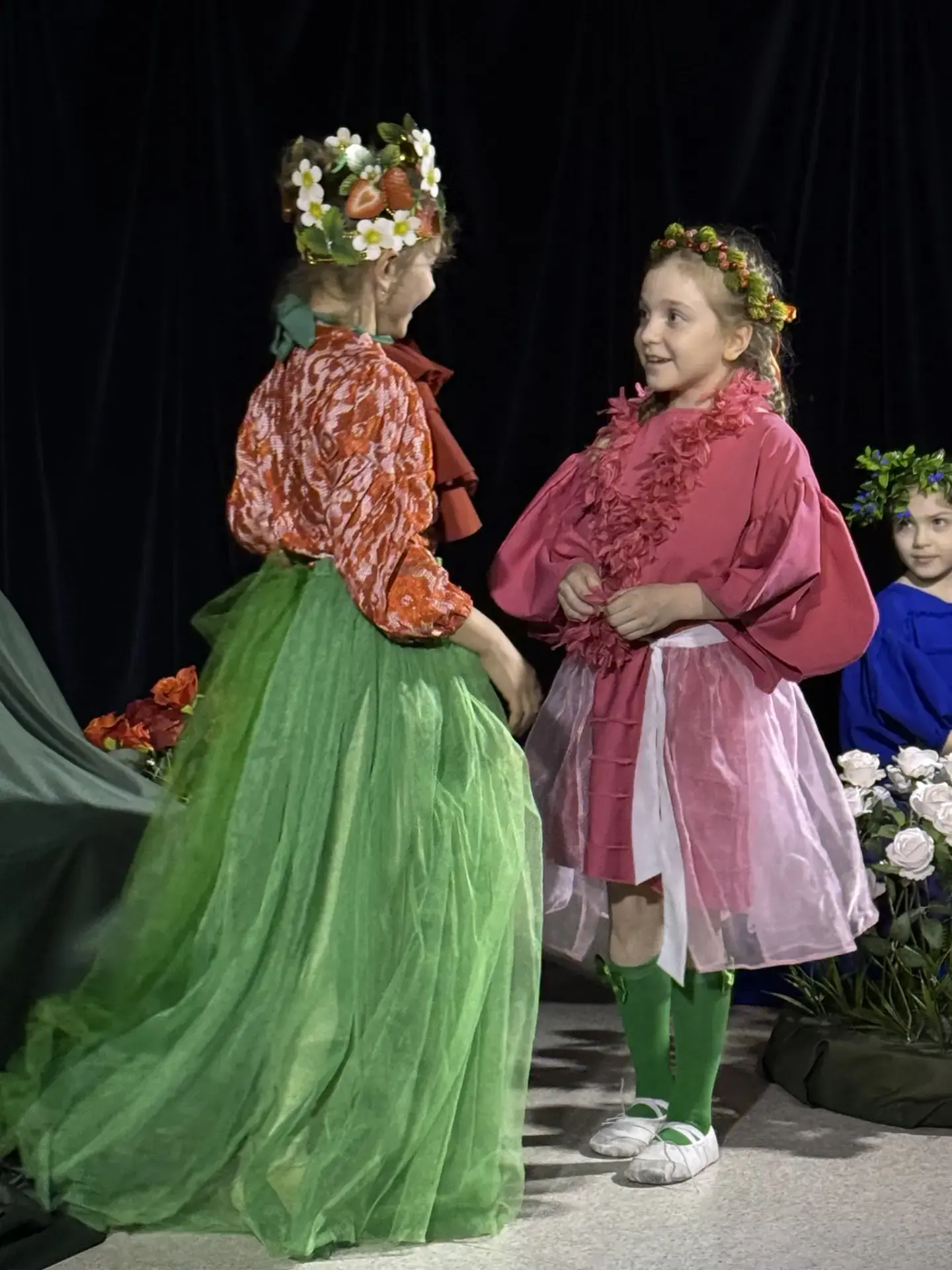 🎭 🍓✨«Рублевские светлячки» на гастролях: «Клубничное королевство» покорило сцену «Крылатского»!  22 