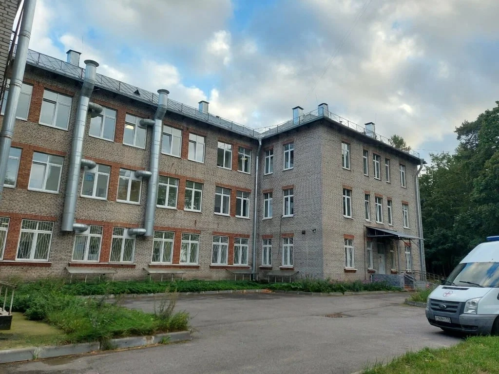 Врачи туберкулезной больницы на Тореза против переезда в Павловск из-за риска вспышки и...