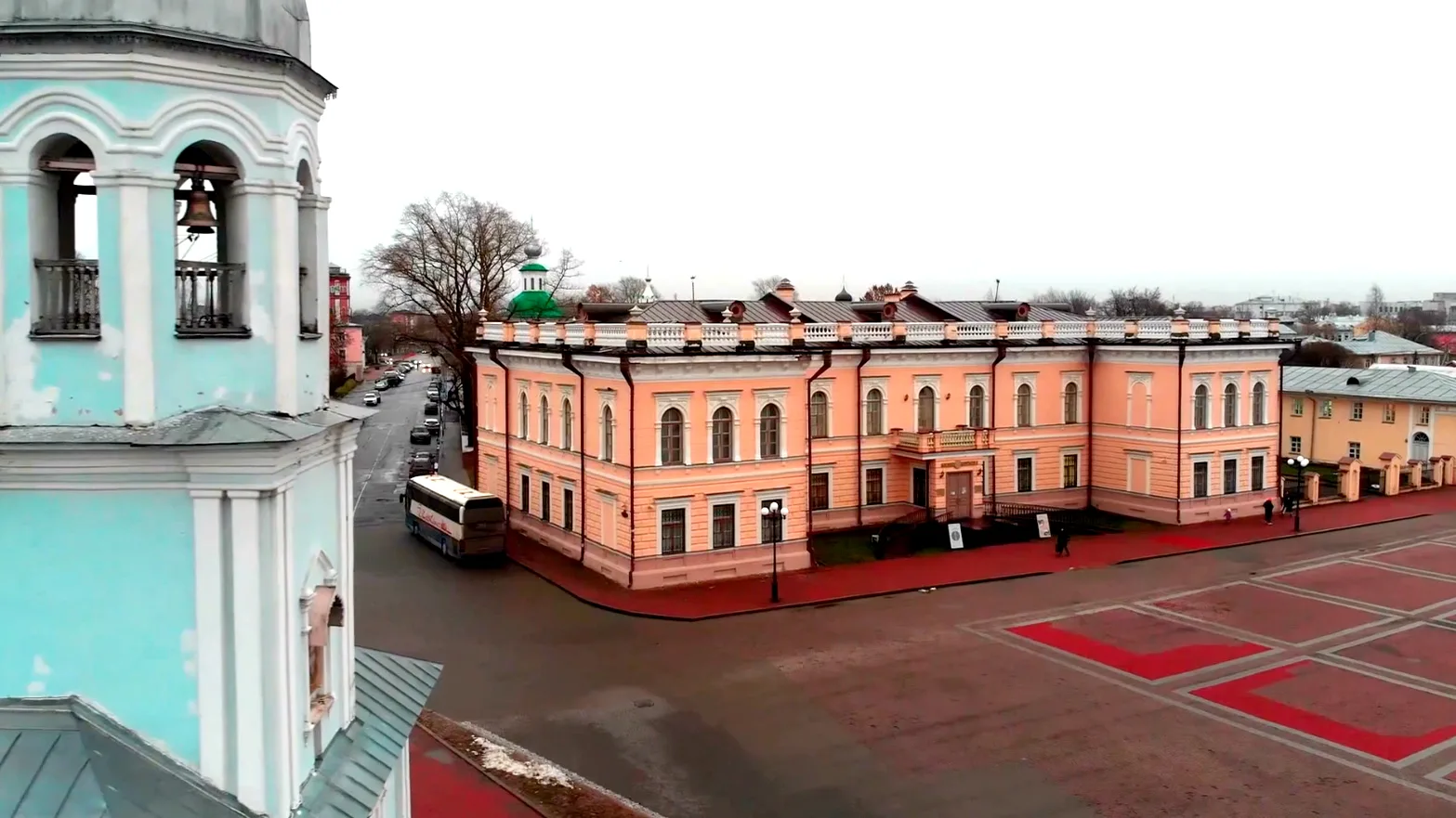 🏛 Куда сегодня идём на экскурсию? В Царское село? Или на крейсер «Аврора»? А может, в музей вологод