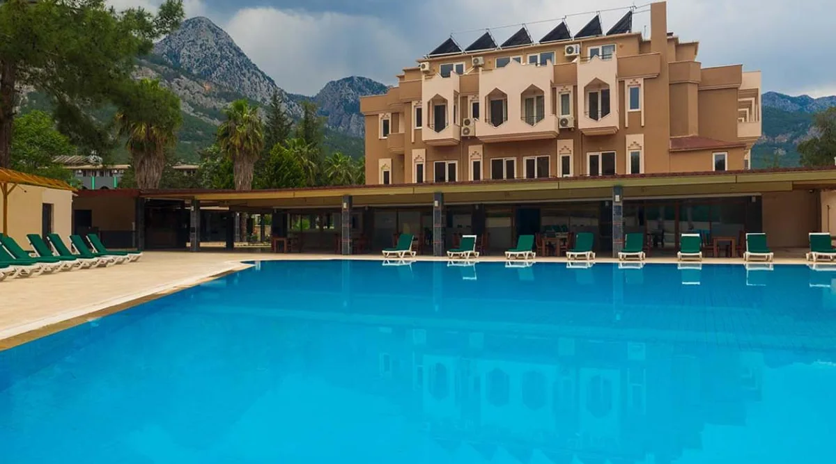 4 Alexius Beach Hotel