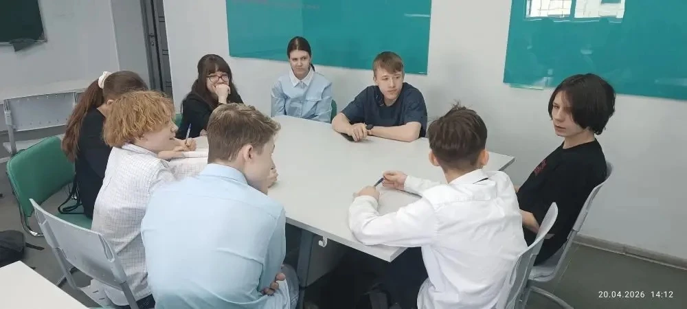 21.04 в 7А классе прошёл классный час в формате "Своя игра" на тему: "Информационная безопасность". 