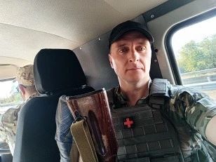 «Бросился предупредить товарищей о дронах»: директор школы спасал жизни в зоне СВО и ве...