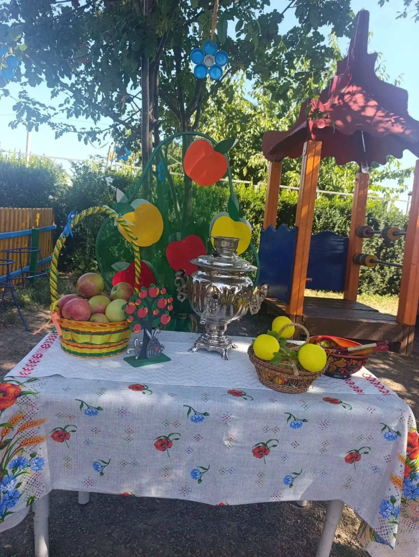 Сегодня в нашем Детском саду прошёл яркий и запоминающийся праздник — Яблочный Спас.