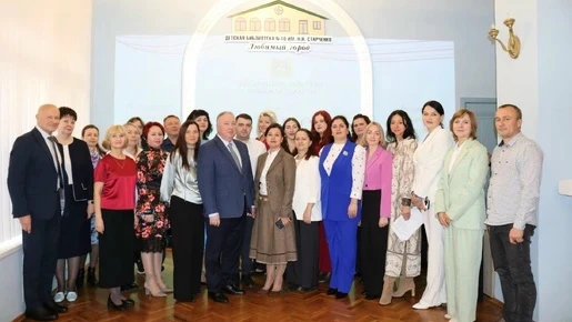 🎭 В Брянске наградили лучших работников культуры региона