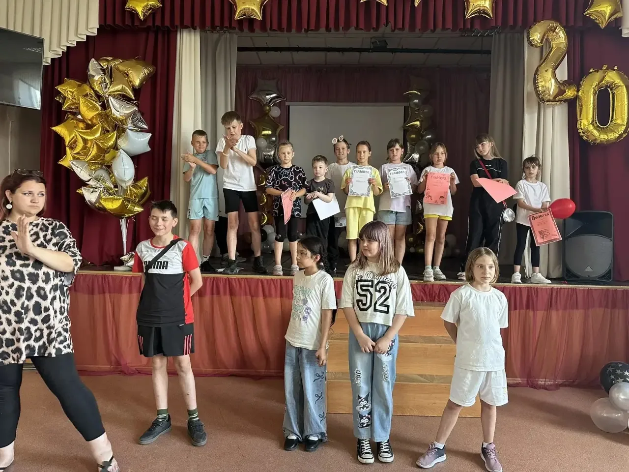 🎉 День рекордов Гиннесса в нашем школьном лагере! 🎉
15 июня, в нашем лагере царила по‑настоящему р
