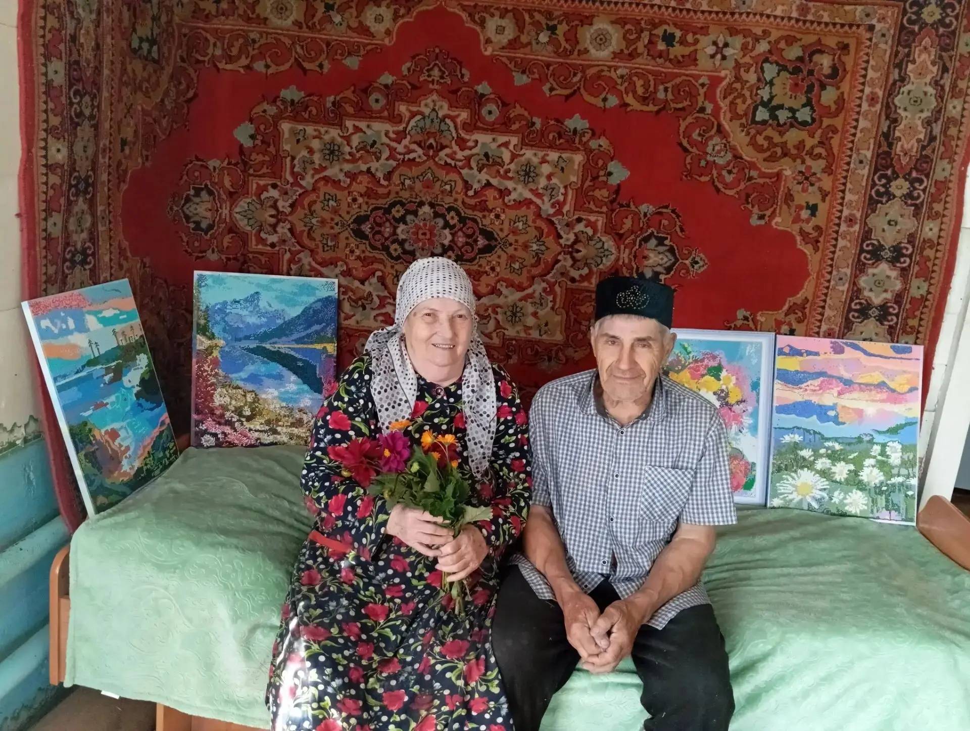 Иске Кулаткы районы Иске Зеленай авылында яшәүче педагогик хезмәт ветераны Гөлсем Мөхет...
