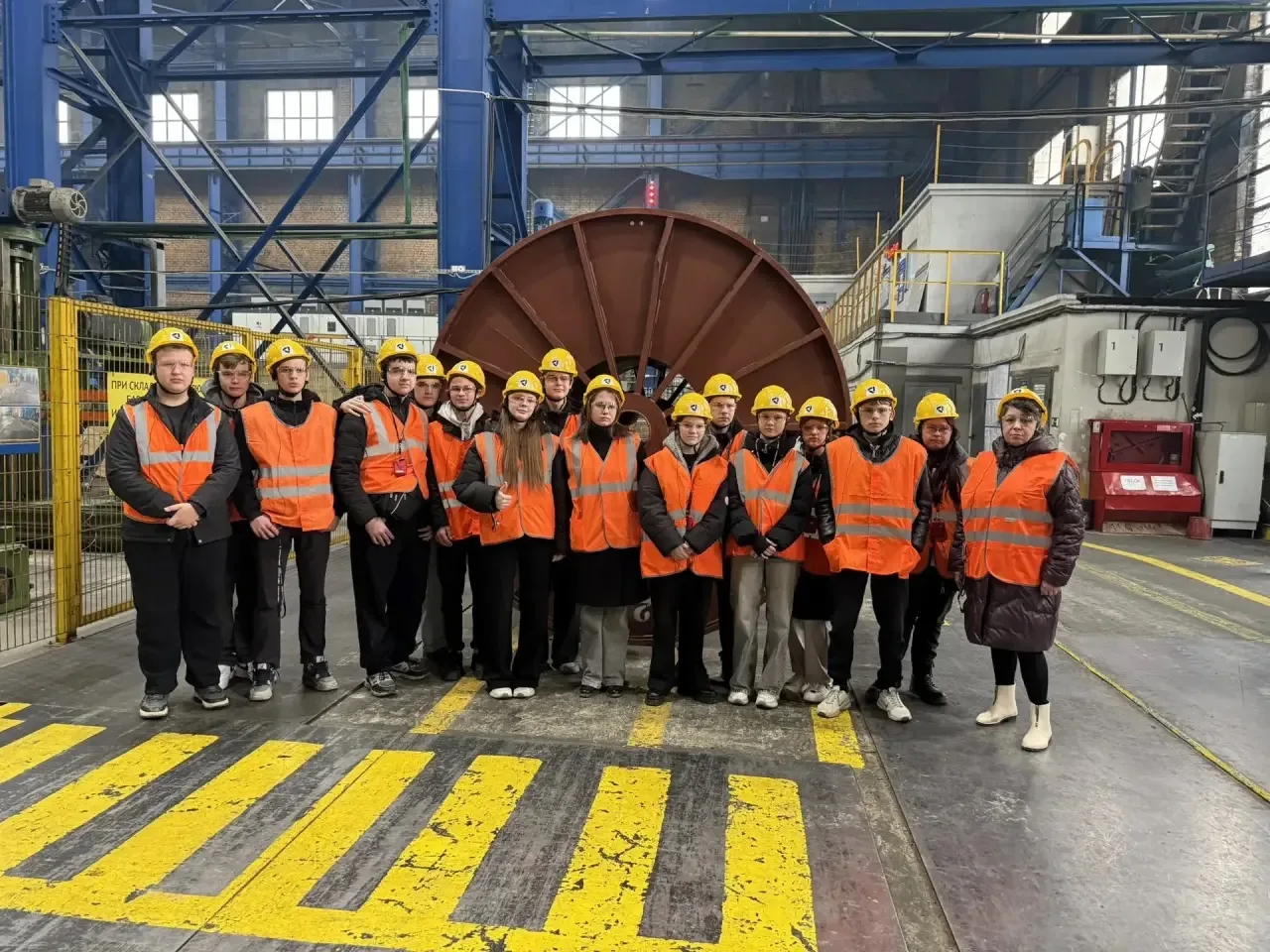 🧑‍🏭 Учащиеся 9 «Д» класса МОУ СШ №134 «Дарование» побывали на промышленном предприятии «Северсталь-м