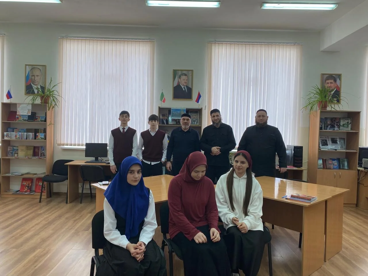 🕌 Школьный конкурс по фикху «Намаз – священный долг мусульманина»  Недавно ученица 9 «В» класса Асух