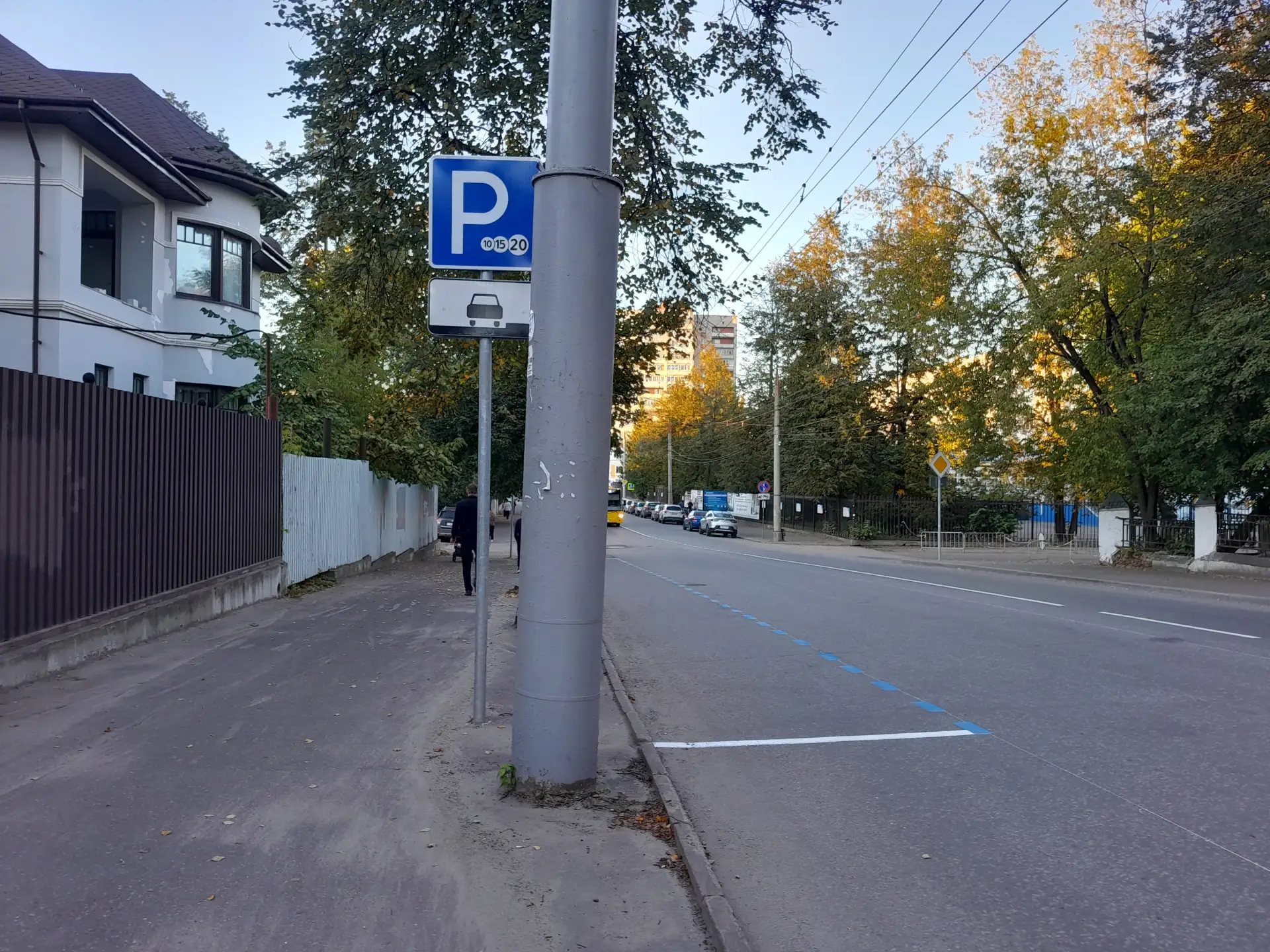 В Рыбинске в зоне платных парковок появилась синяя разметка.