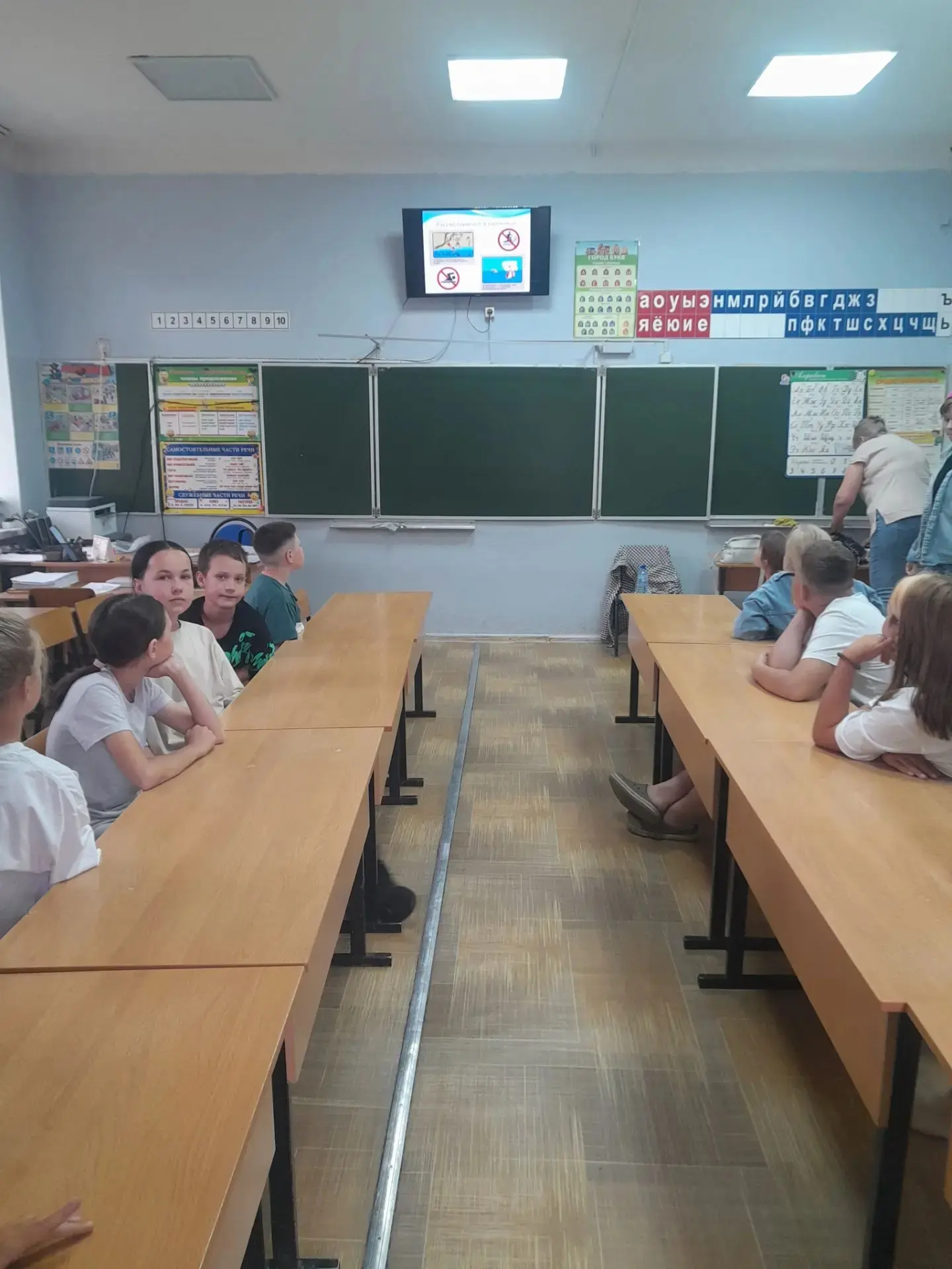 В пришкольном оздоровительном лагере и трудовых объединениях прошло профилактическое мероприятие "Пр