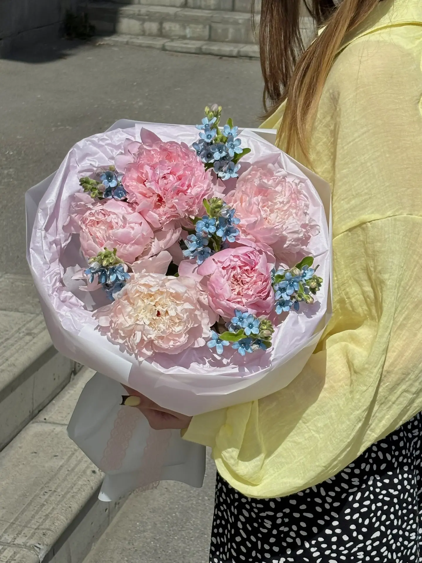 Пионы продолжают быть в топе популярности летних цветов!