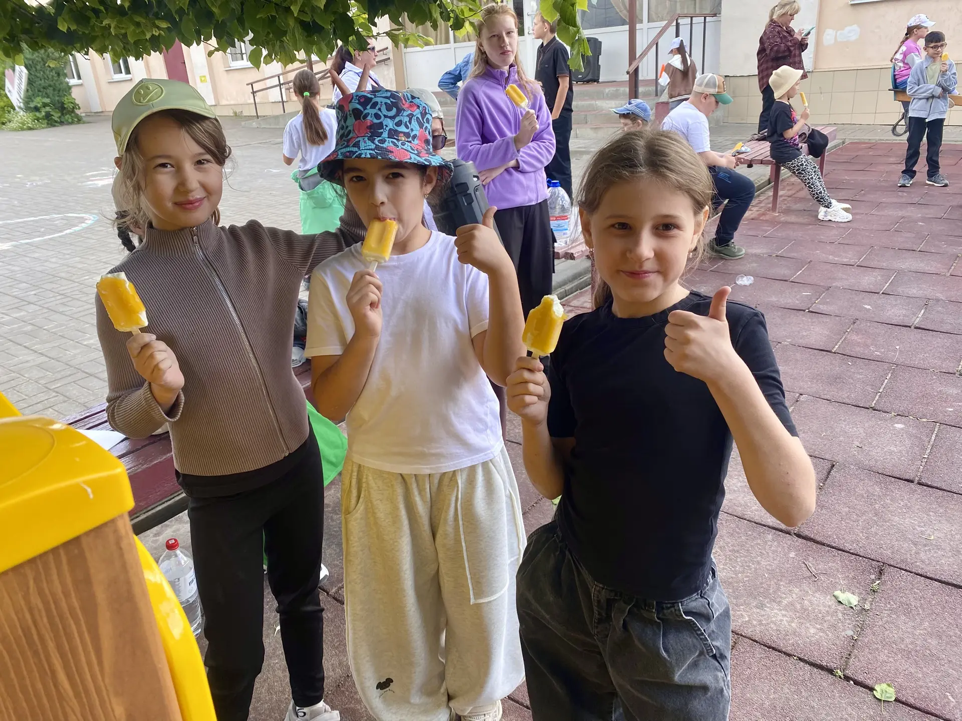 ☀️ 1 июня наша площадь превратилась в настоящую Страну детства!

В честь Дня защиты детей мы устроил