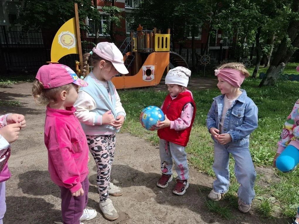 Дарите близким доброту!
В средней группе «Берёзка» прошло занятие «Дарите близким доброту!» 😊.
Восп
