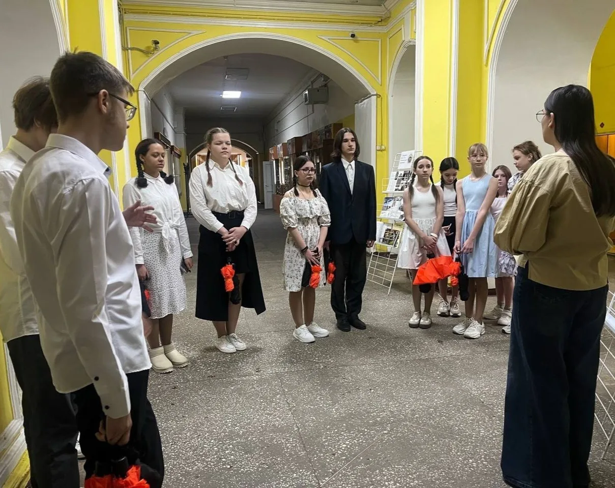 👫🔔"ДОБРЫЕ ДЕТИ МИРА" В ДЕЙСТВИИ🔔👫  2 марта учащиеся нашей школы, члены волонтерского отряда "Добрые 
