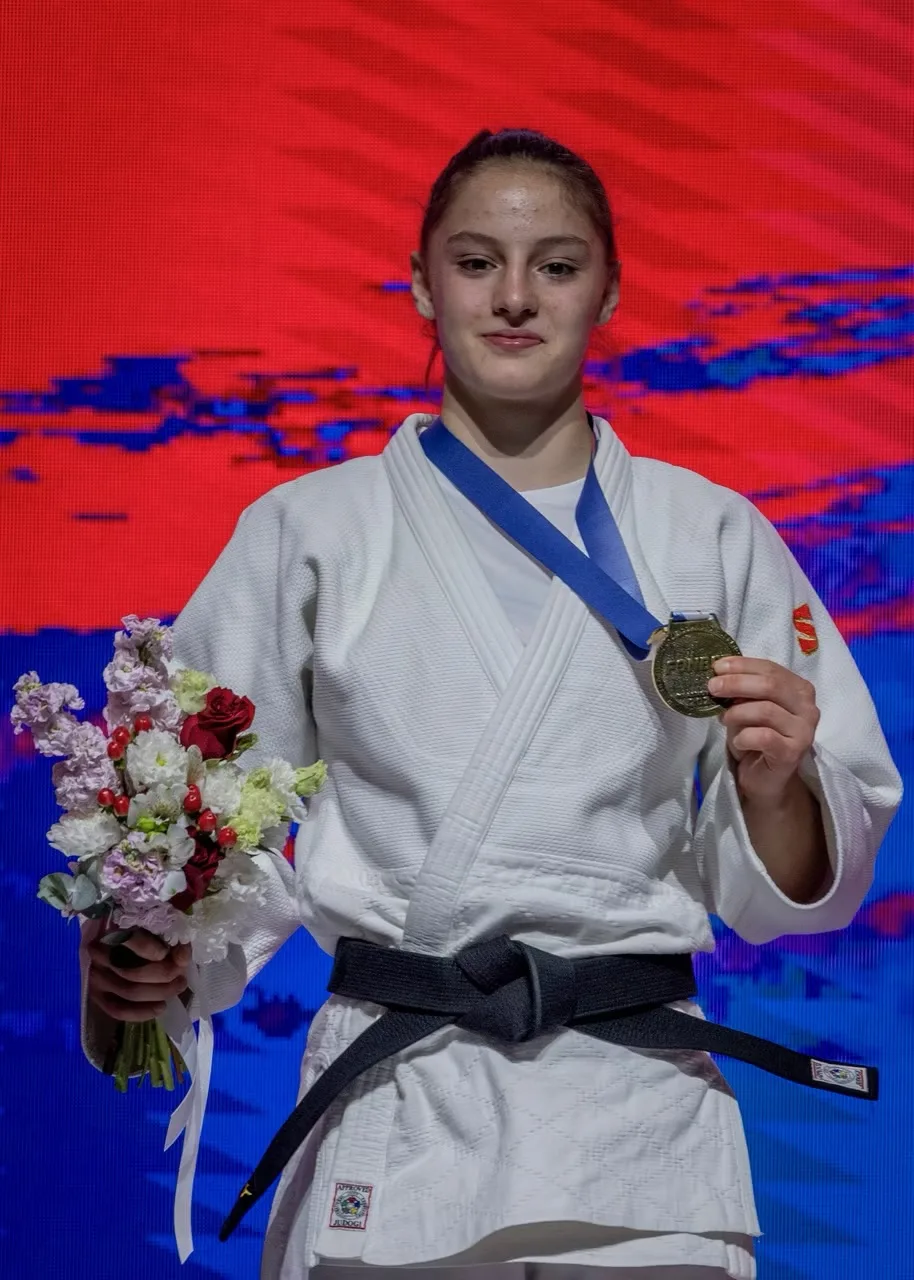 ИТОГИ💥
Айшат Алиева одержала победу на престижном турнире по дзюдо в Красноярске

Около 250 спортсм