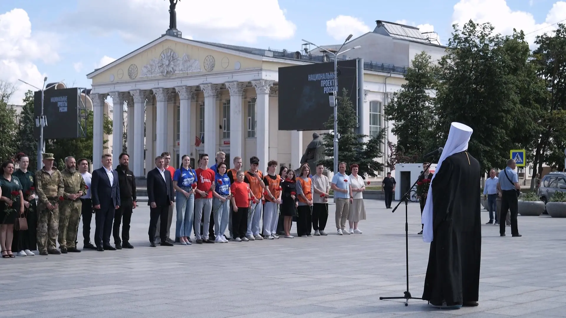 🇷🇺 «Одна Родина — одна семья»: наши гимназисты в составе автопробега  Сегодня Белгород встретил учас