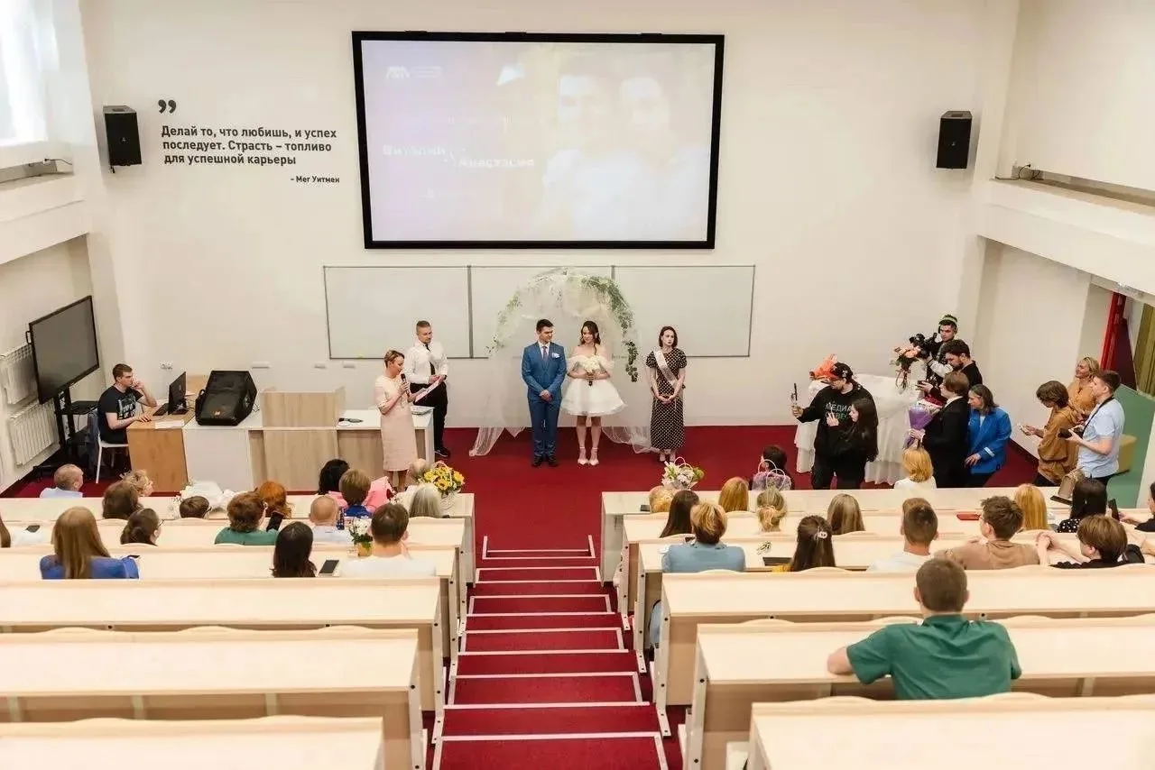 В День семьи, любви и верности в Мурманском арктическом университете стало больше на од...