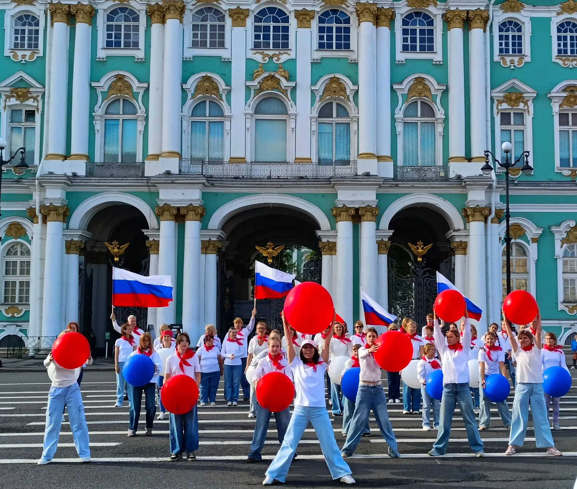 🇷🇺«Белый, синий, красный»: танец, который объединил сердца
