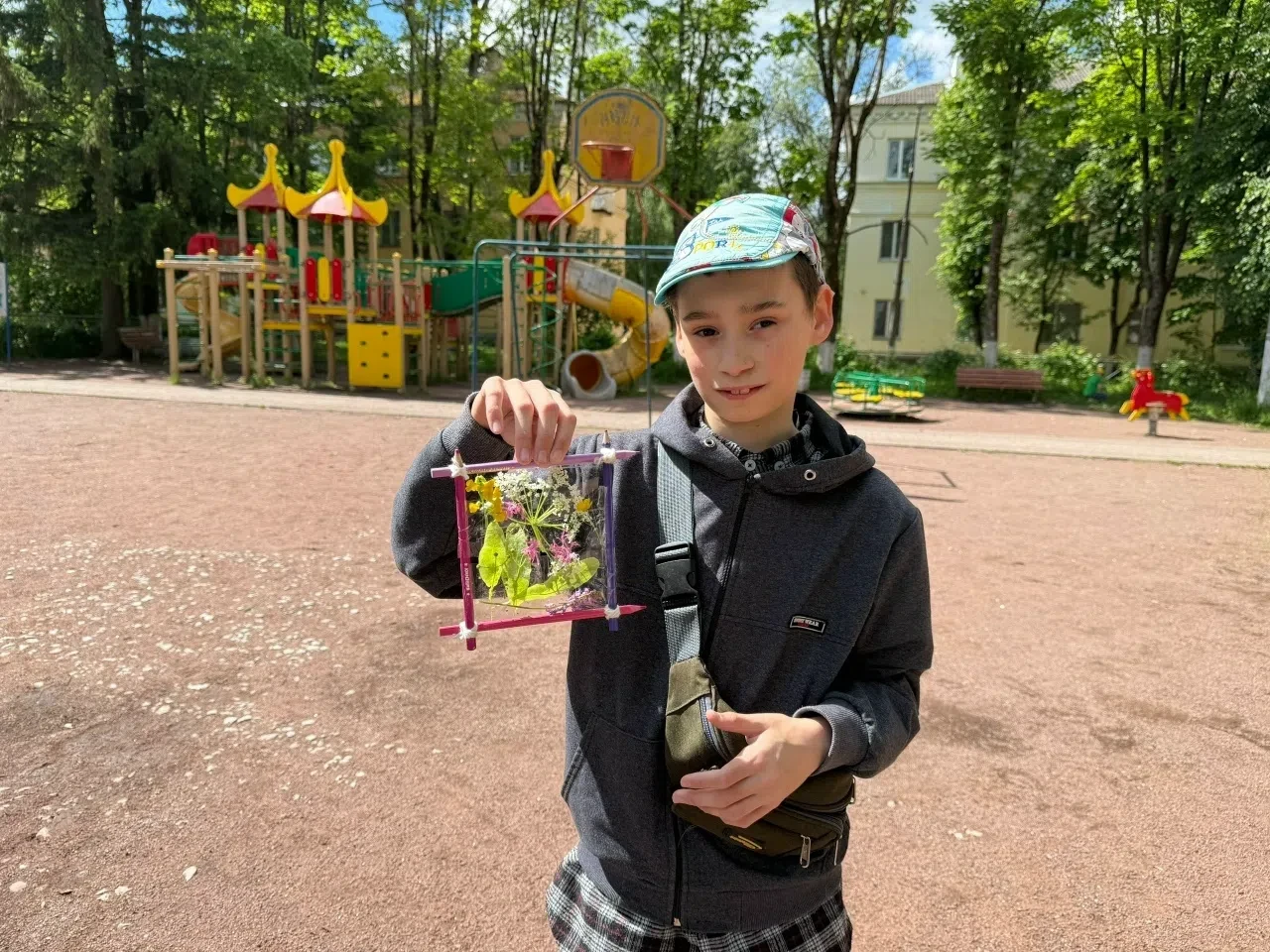 В парк гулять мы все пойдём, приключение найдём! 🌿

Вчера наши маленькие творцы устроили настоящий 