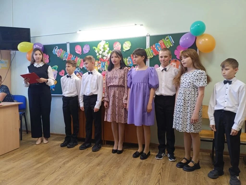 Сегодня в нашей школе царила особая атмосфера — мы проводили наших четвероклассников из начальной шк