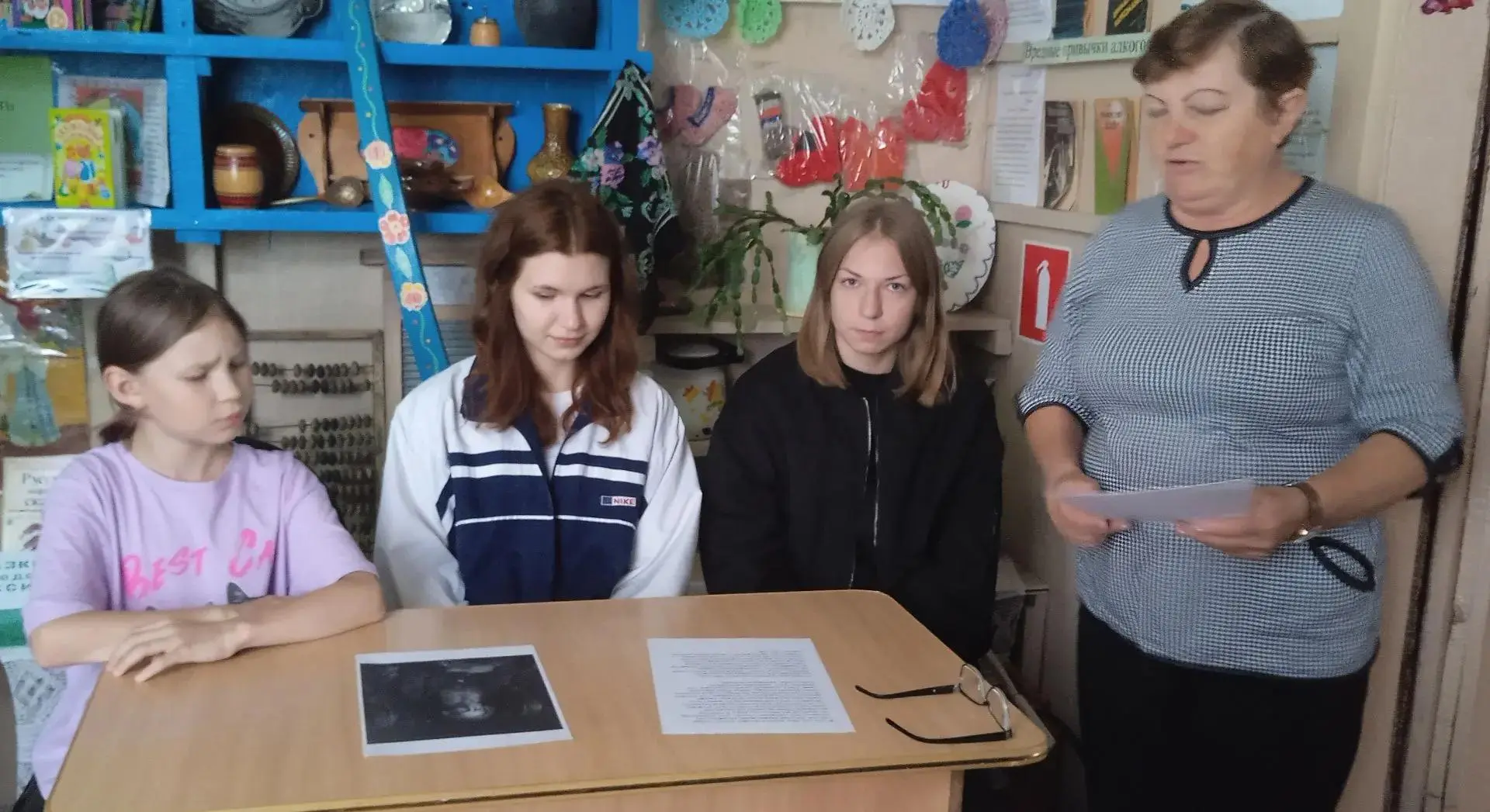 5 сентября, накануне Дня языков народов России, в Новодубровской сельской библиотеке бы...