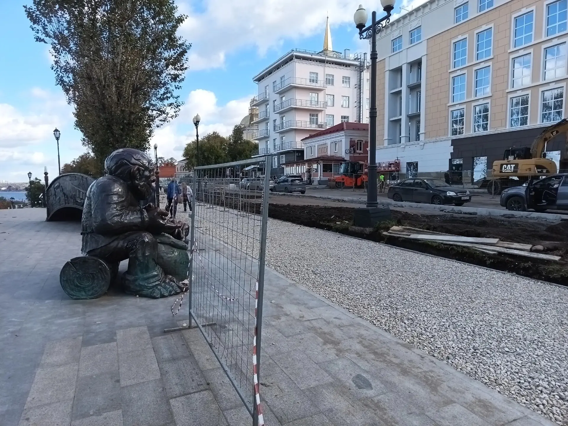 🤨 В Перми в верхней части набережной расширят тротуар, а платные парковочные места уберут