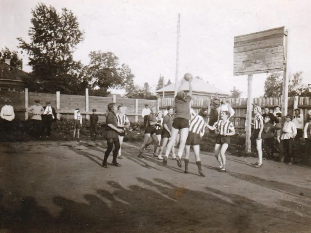 🏀 Алатырь, июль 1929 года. Женский баскетбол почти век назад!