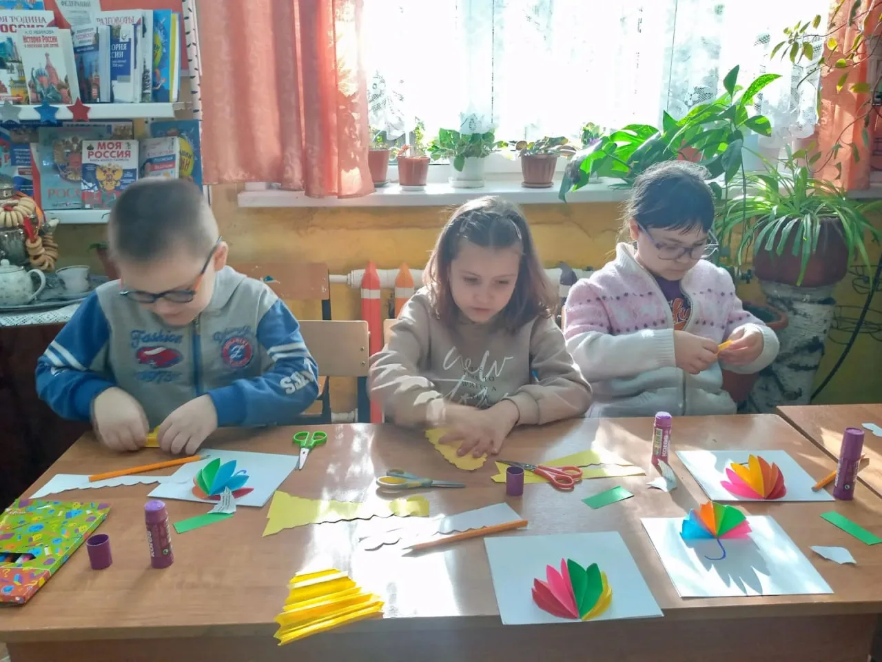 📸 В Плавской детской библиотеке прошел семейный мастер-класс​