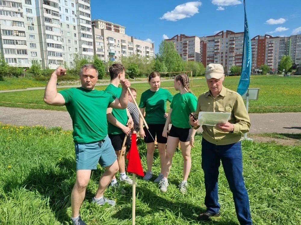 Сегодня на стадионе школы №47 состоялись захватывающие соревнования «Семейная Зарница». Нашу гимнази