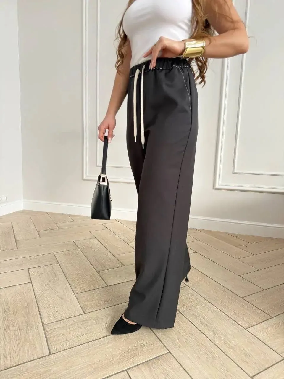 ❌️SALE ❌️❌️SALE ❌️❌️SALE ❌️❌️SALE ❌️ 

Стильные брюки прямого кроя . Модель отлично корректируют фиг