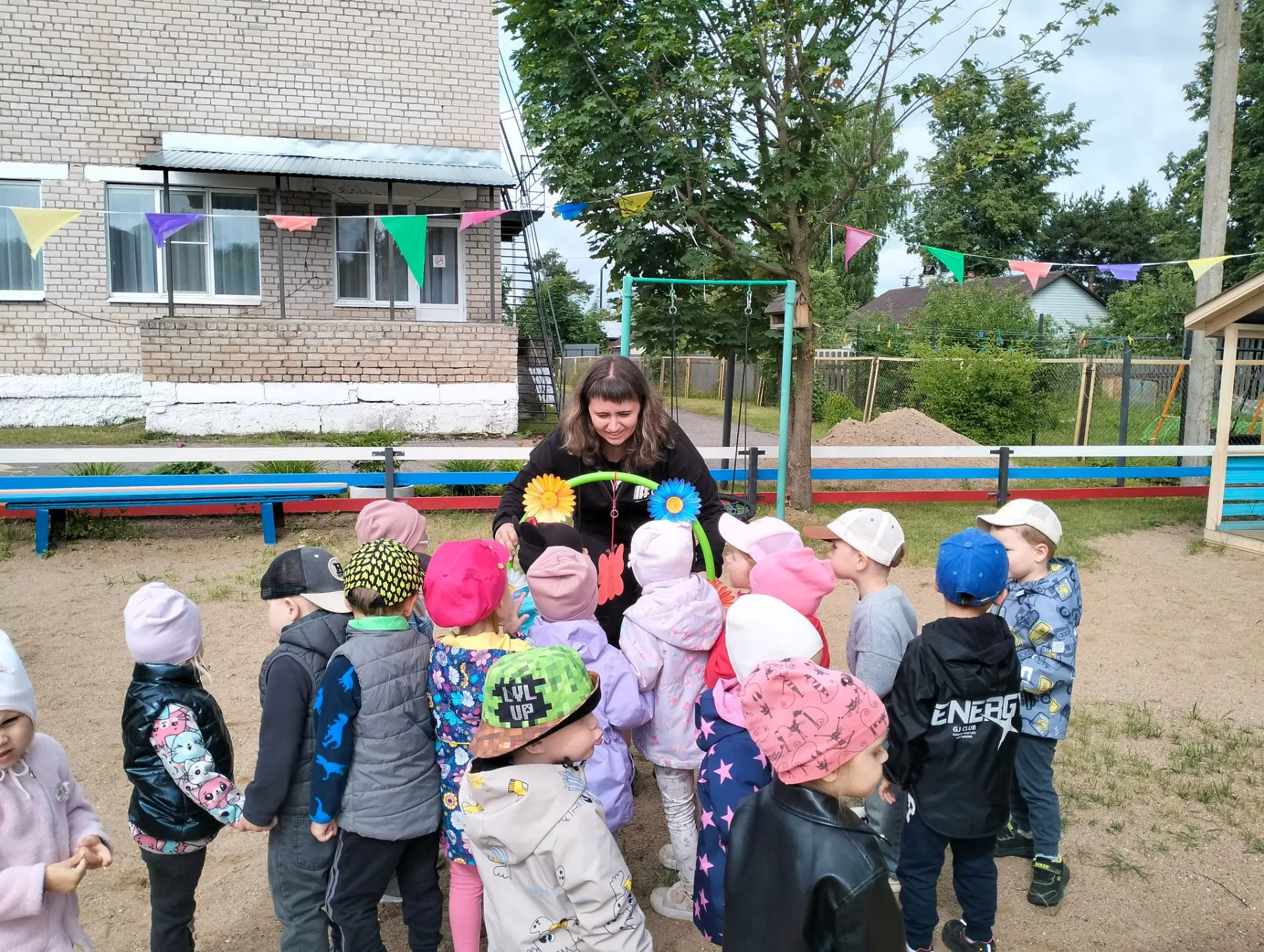 «А вы знали, что сегодня День бабочек — самых милых существ на нашей планете?"🦋😊
Мы с ребятками не