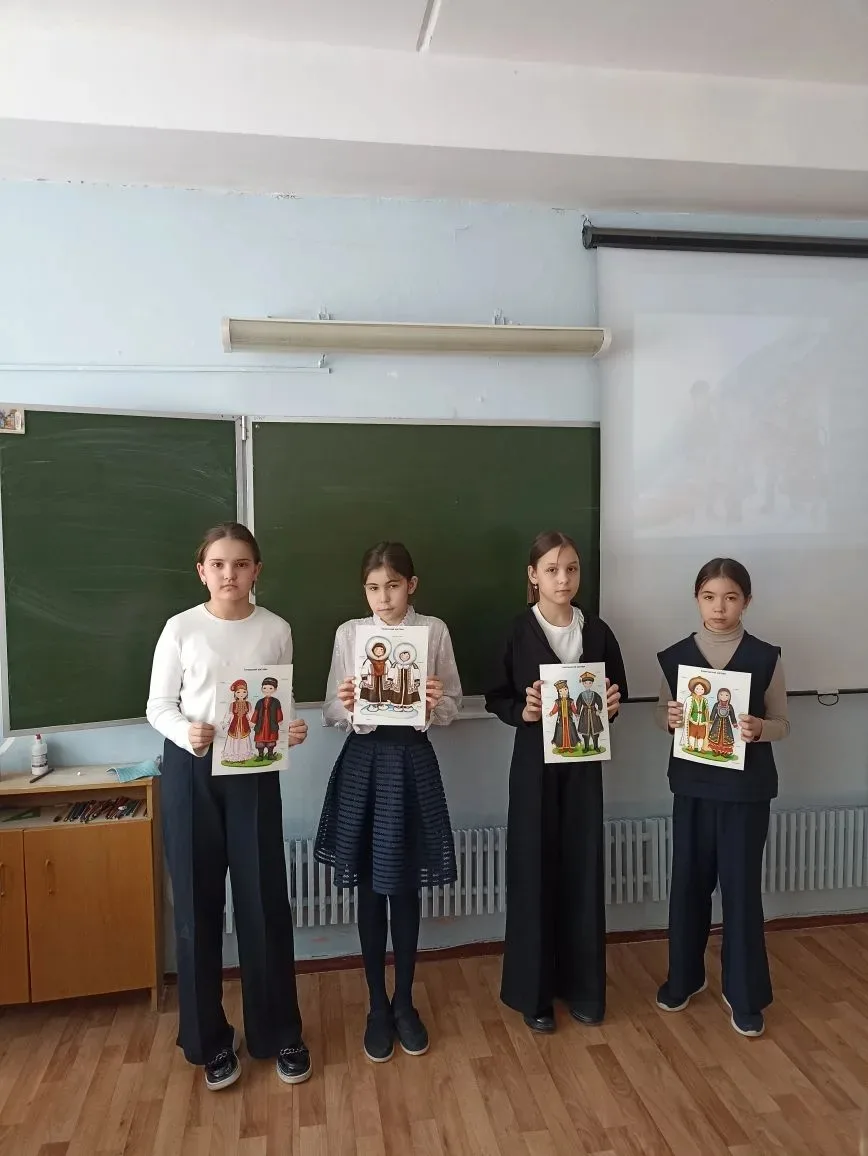 📖 «ПОЭЗИЯ РОССИИ МНОГОЛИКОЙ»: 4-Е КЛАССЫ ОТКРЫЛИ СВОЙ УСТНЫЙ ЖУРНАЛ! В преддверии Всемирного дня поэ