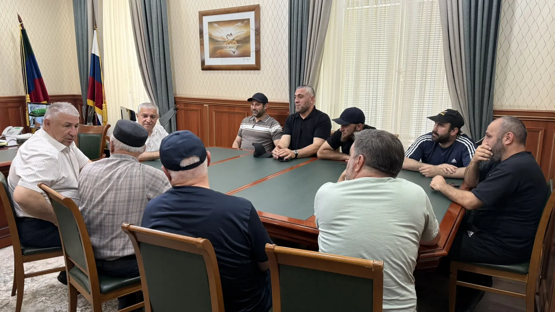 Сегодня Глава Администрации Советского района города Махачкалы Яхьяев Завур Усманович встретился с ж