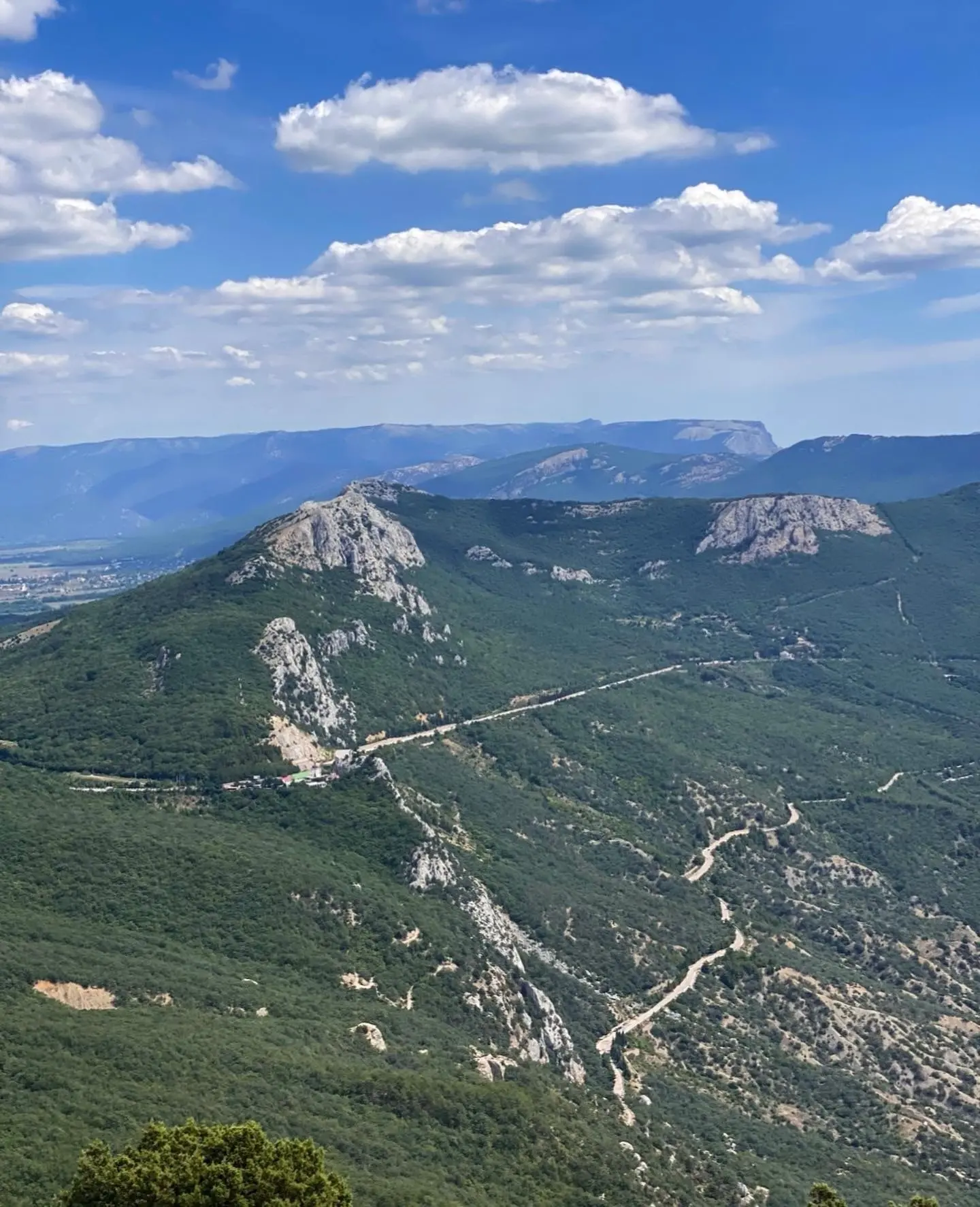 Одна из лучших обзорных площадок в окрестностях Ласпи,