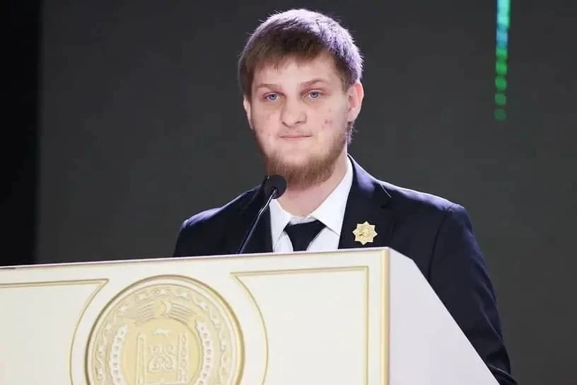 Ахмат Кадыров, старший 20-летний сын Рамзана, стал Героем Чеченской республики. Пока мы...
