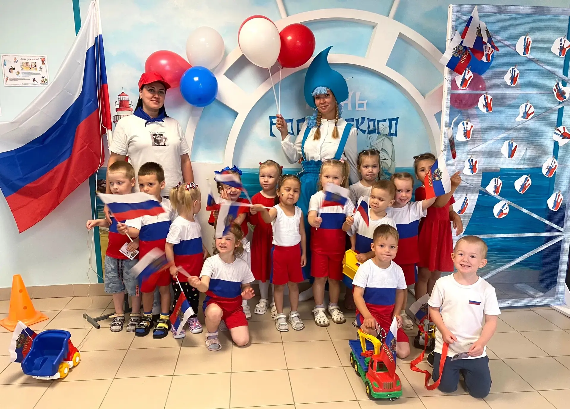 ЯРКИЙ ДЕНЬ ФЛАГА В КАПЕЛЬКЕ!