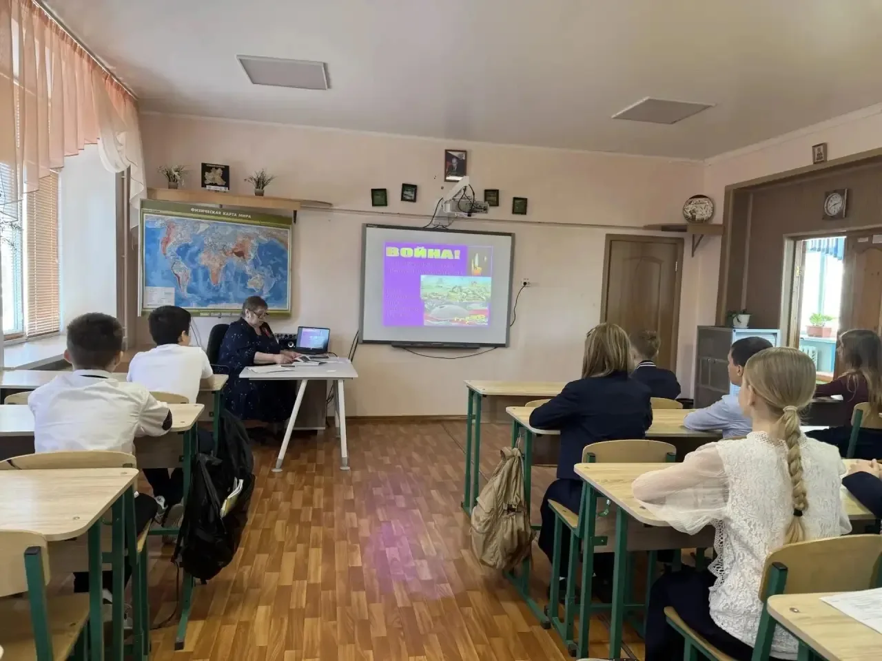 🕊️В МБОУ СОШ с. Тербуны прошли классные часы, посвященные Дню Победы.  Через два дня мы отмечаем вел