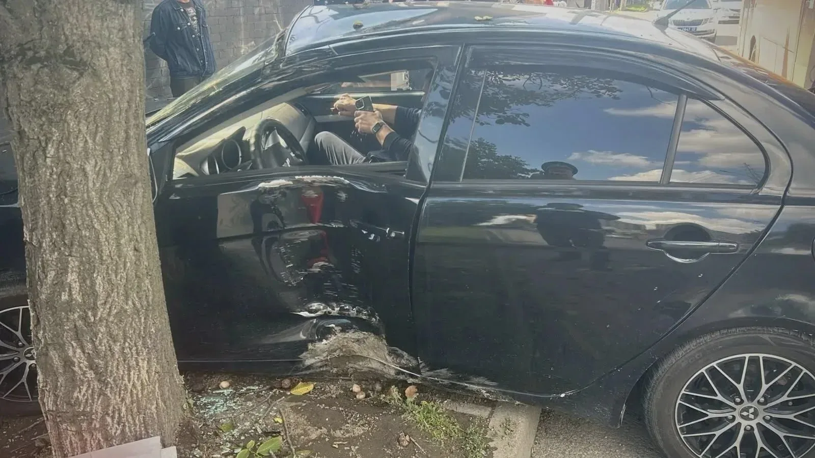 🚗 Две машины столкнулись на пересечении Уральской и Волжской